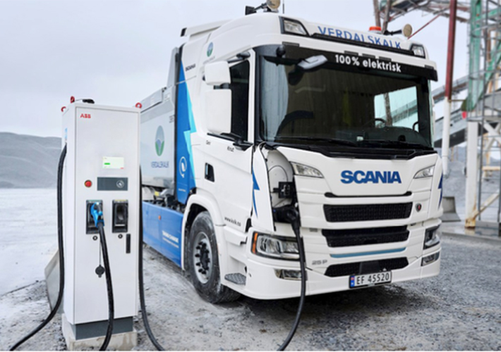 Foto ABB E-mobility colabora con Scania a nivel mundial con soluciones de carga de vehículos eléctricos.